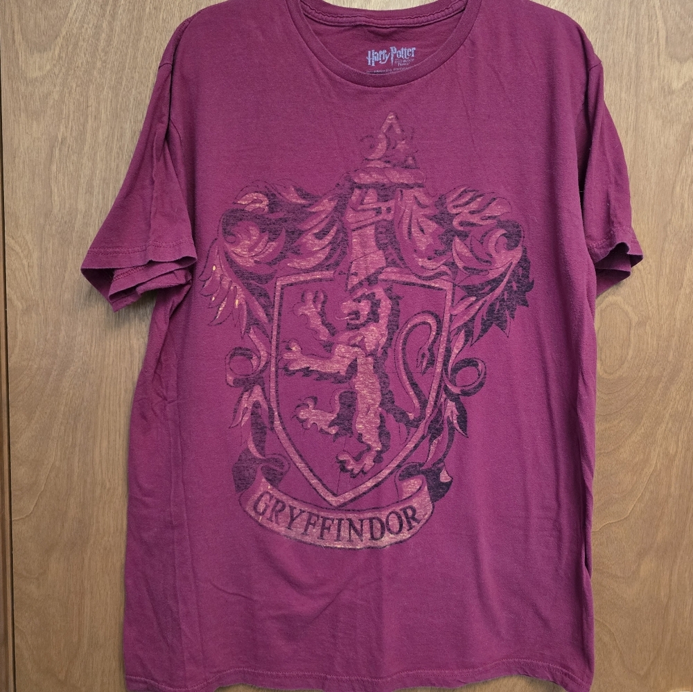 🟦 Harry Potter Gryffindor Crest Tee
